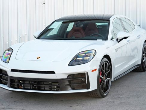 Used 2025 Porsche Panamera 4S w/ Premium Package image 54