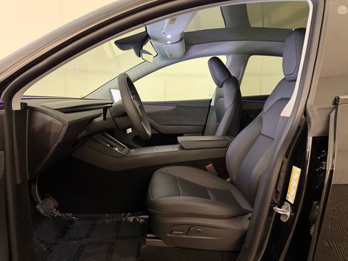 Used 2026 Tesla Model Y Long Range image 5