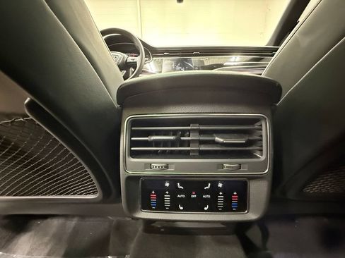 Used 2025 Audi SQ8 Premium Plus w/ 23" Wheel Package AWD/4WD image 42