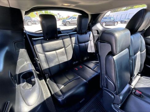 Used 2019 Nissan Pathfinder SL AWD/4WD image 29