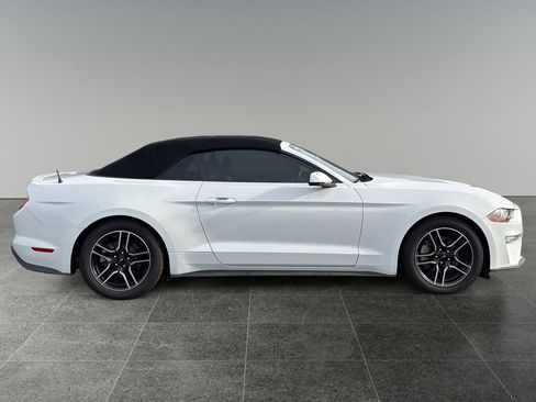 Used 2018 Ford Mustang Premium image 8