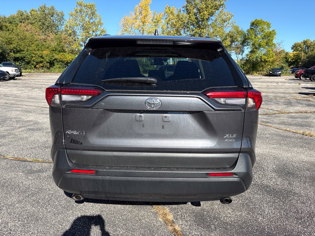 Used 2025 Toyota RAV4 XLE w/ Convenience Package AWD/4WD image 4