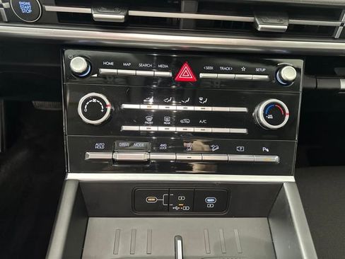 Used 2025 Hyundai Santa Fe SE image 24