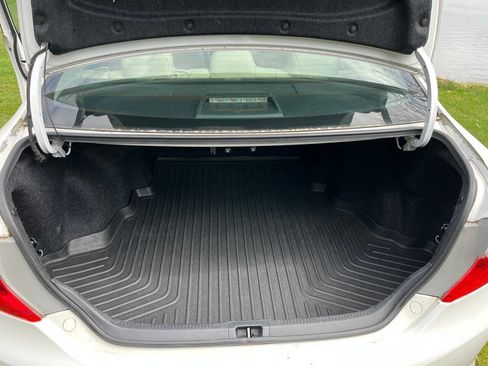 Used 2013 Toyota Camry LE image 10