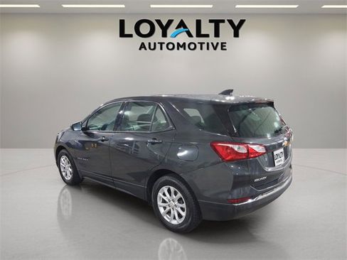 Used 2018 Chevrolet Equinox LS image 3