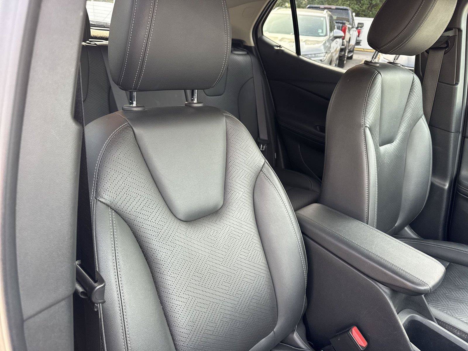 Used 2023 Buick Encore GX Essence w/ Experience Buick Package FWD image 27
