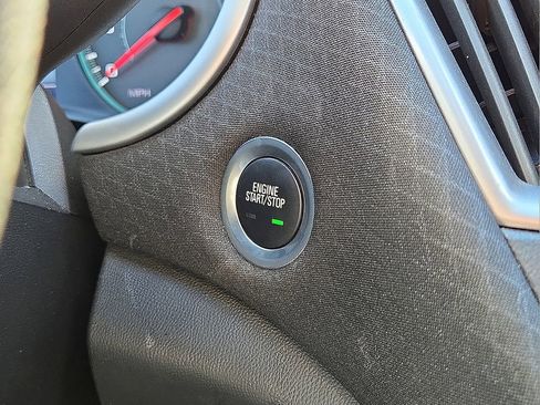 Used 2023 Chevrolet Malibu LT image 31