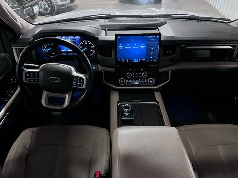 Used 2024 Ford Expedition Limited image 32