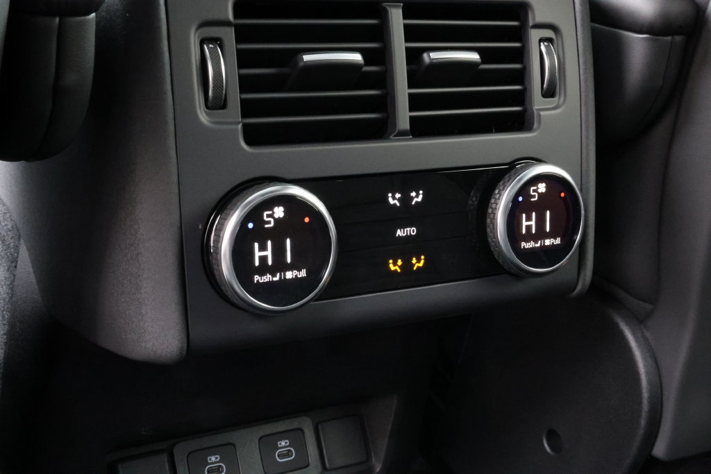 New 2026 Land Rover Discovery Dynamic SE AWD/4WD image 33