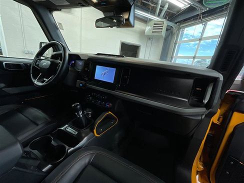 Used 2021 Ford Bronco Badlands image 28