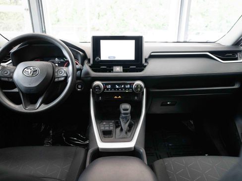 Used 2025 Toyota RAV4 XLE AWD/4WD image 20