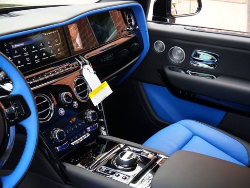 New 2026 Rolls-Royce Cullinan Black Badge AWD/4WD image 22