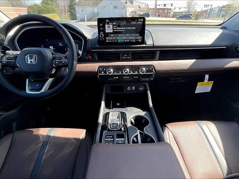 New 2025 Honda Pilot Elite image 12