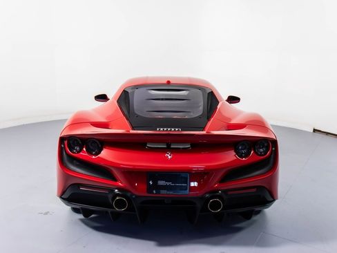 Certified 2022 Ferrari F8 Tributo image 7