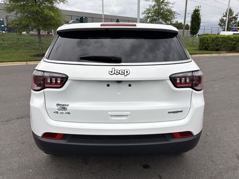 Certified 2025 Jeep Compass Latitude AWD/4WD image 8