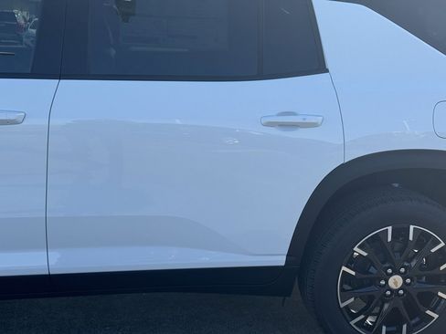 New 2026 Chevrolet Traverse LT image 17