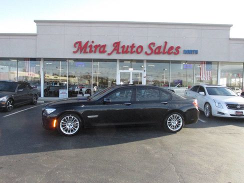 Used 2014 BMW 740Li w/ Executive Package image 2