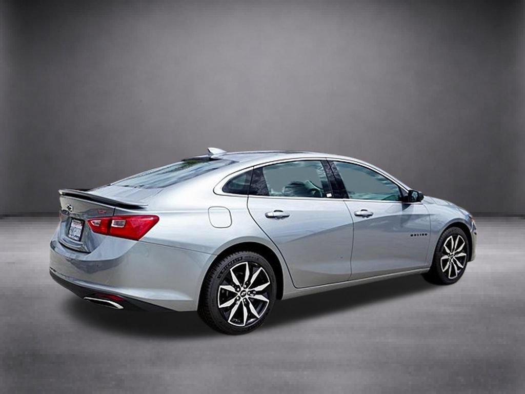 Used 2025 Chevrolet Malibu RS FWD image 4