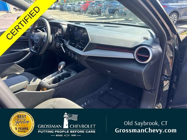 Used 2024 Chevrolet Trax RS w/ Sunroof Package FWD image 24