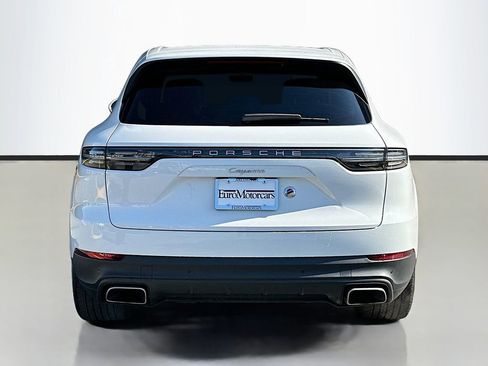 Used 2022 Porsche Cayenne AWD/4WD image 10