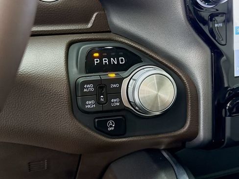 Used 2025 RAM 1500 Laramie AWD/4WD image 17