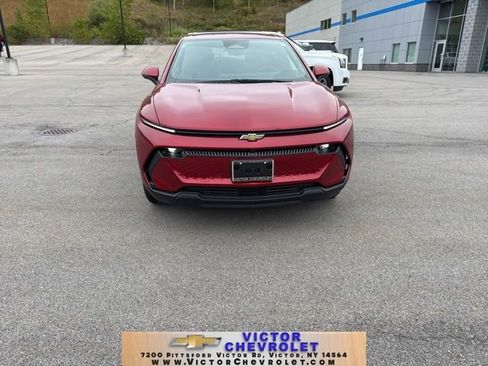 New 2025 Chevrolet Equinox EV LT w/ Comfort Package image 9