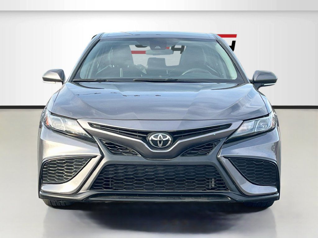 Used 2023 Toyota Camry SE FWD image 2