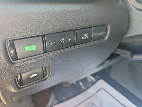 Used 2022 Nissan Sentra SR w/ Trunk Package image 21