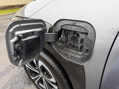 Used 2024 Toyota bZ4X XLE w/ Weather Package image 17