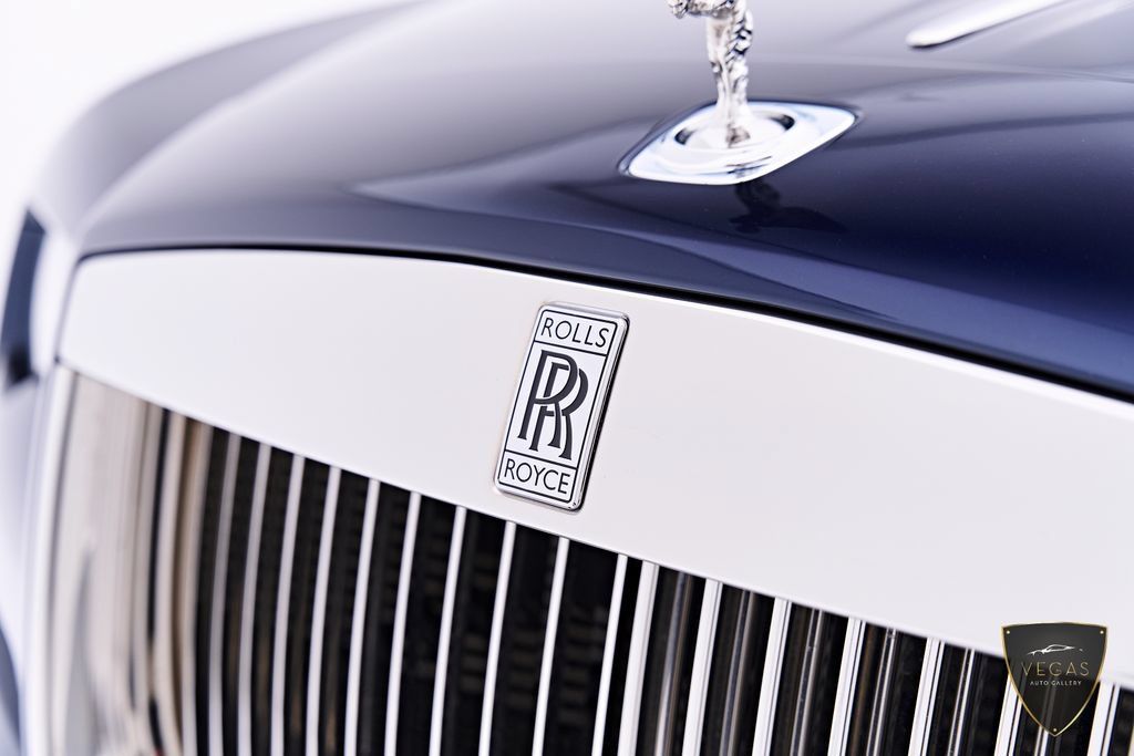Used 2017 Rolls-Royce Wraith RWD image 23