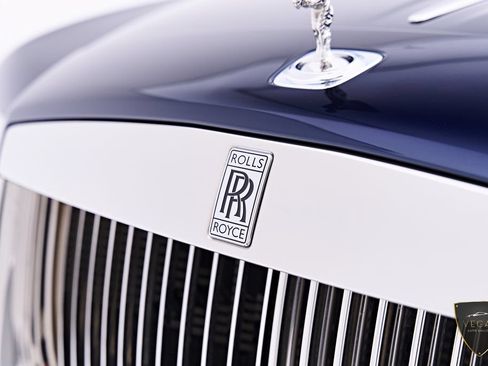 Used 2017 Rolls-Royce Wraith RWD image 23