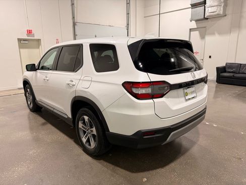 Used 2023 Honda Pilot EX-L image 7