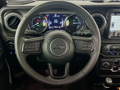Used 2023 Jeep Wrangler Unlimited w/ 8.4" Radio Group AWD/4WD image 18