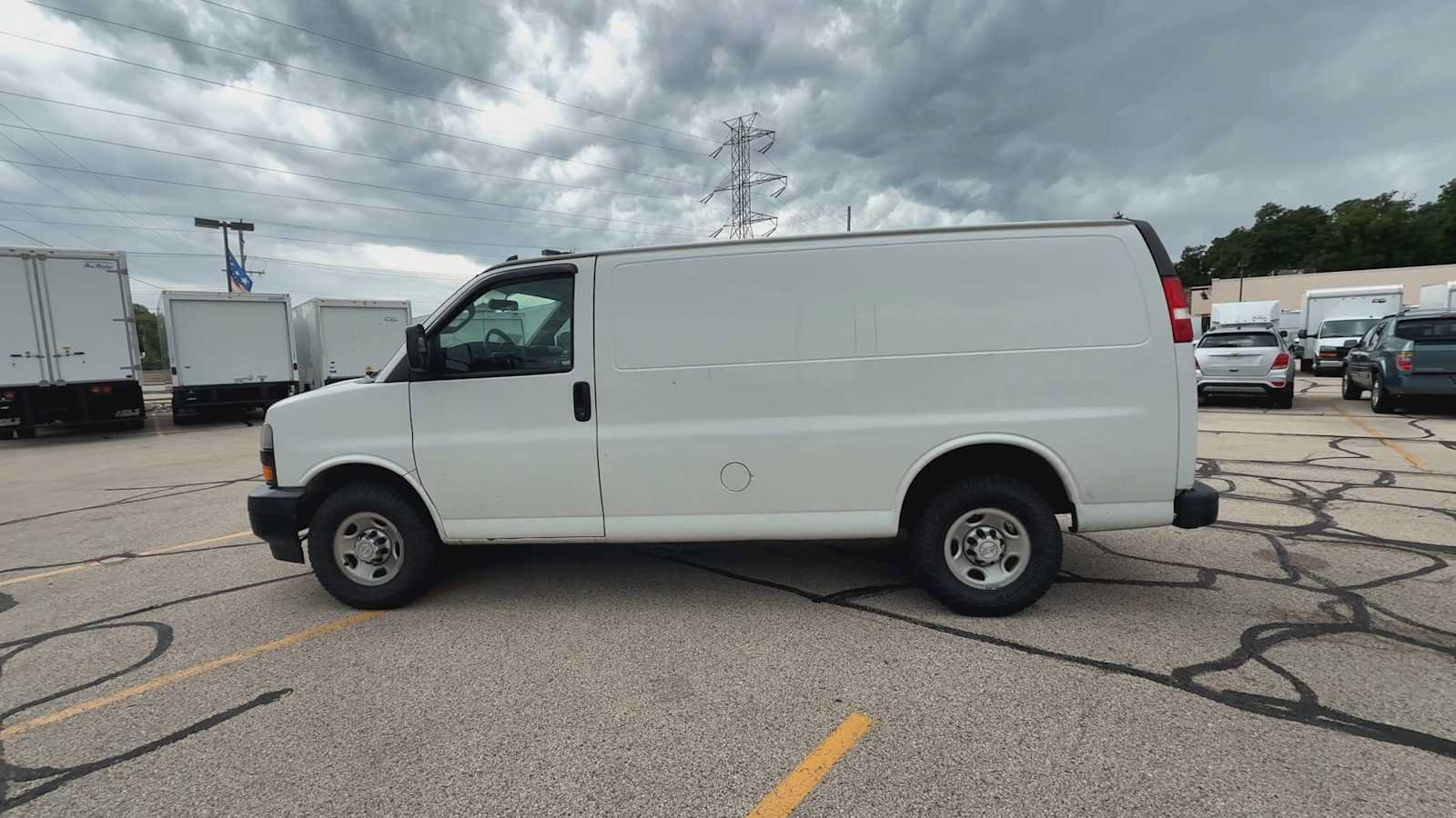 Used 2019 Chevrolet Express 2500 w/ Driver Convenience Package RWD image 5