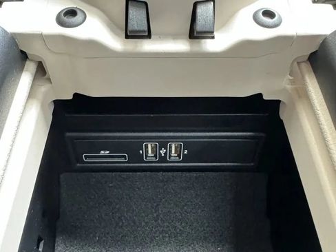 Used 2019 Mercedes-Benz E 300 w/ Premium 1 Package image 38