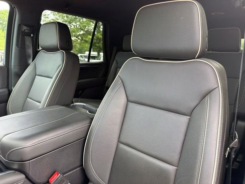 Used 2025 Chevrolet Tahoe Premier AWD/4WD image 9