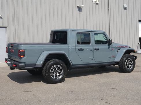 Used 2025 Jeep Gladiator Rubicon AWD/4WD image 13