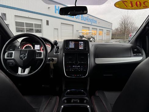Used 2017 Dodge Grand Caravan GT image 13