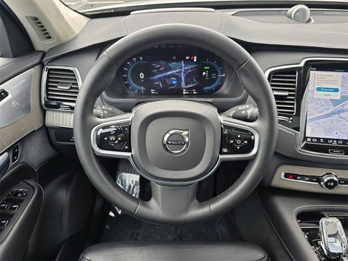 Used 2023 Volvo XC90 T8 Ultimate image 28