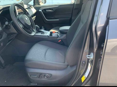 Used 2025 Toyota RAV4 XLE image 3