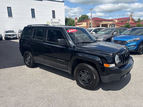 Used 2017 Jeep Patriot Sport w/ Power Value Group FWD image 6