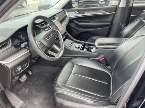 Used 2023 Jeep Grand Cherokee Limited AWD/4WD image 11