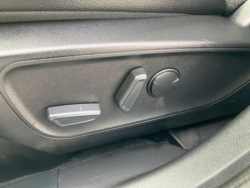 Used 2022 Ford Escape SEL w/ Technology Package FWD image 16