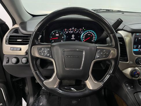 Used 2020 GMC Yukon XL Denali image 21