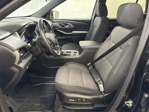 Used 2023 Chevrolet Traverse LT image 10