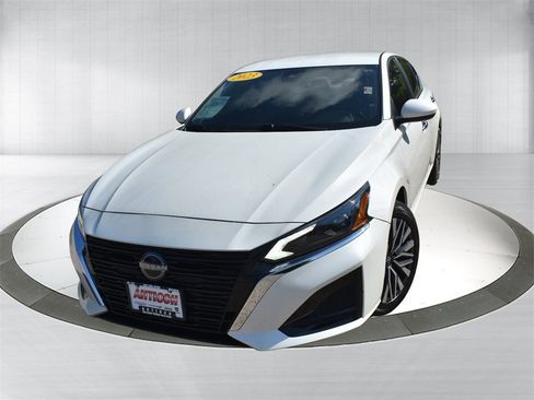 Used 2023 Nissan Altima 2.5 SV image 12