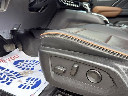 Used 2023 GMC Canyon AT4 w/ AT4 Premium Package image 9