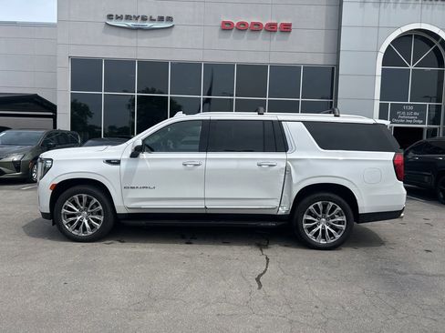 Used 2021 GMC Yukon XL Denali AWD/4WD image 6