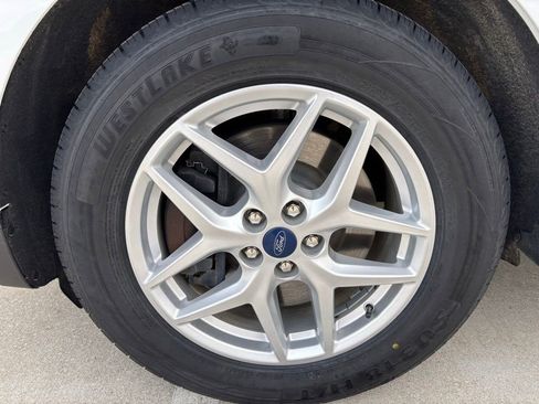 Used 2022 Ford Edge SEL image 8