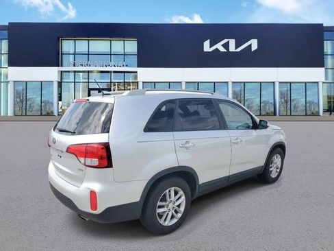 Used 2014 Kia Sorento LX FWD image 4